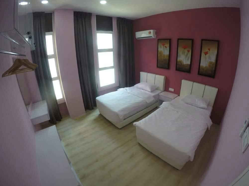 Xenia Homestay Kuching Bagian luar foto