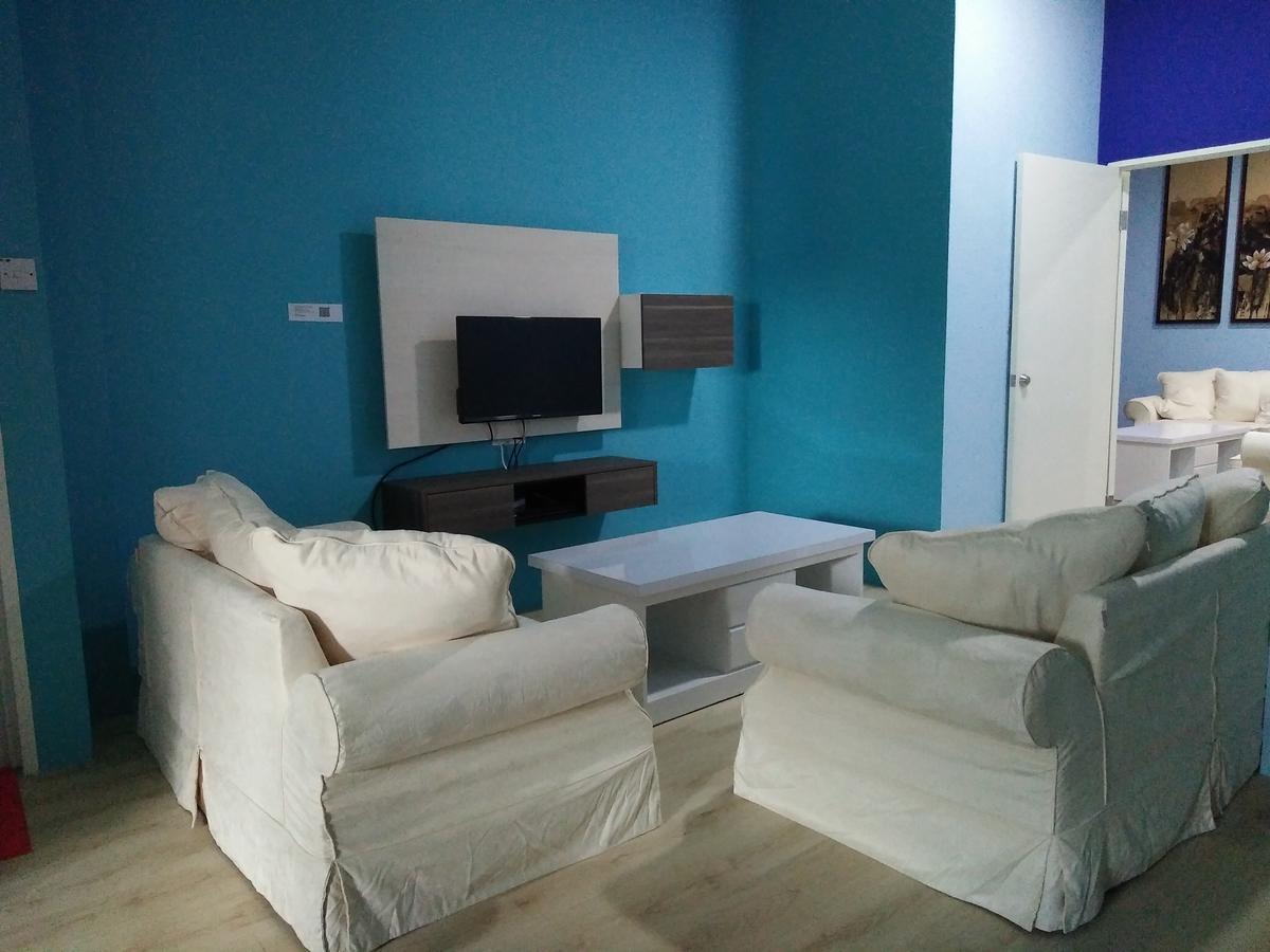 Xenia Homestay Kuching Bagian luar foto