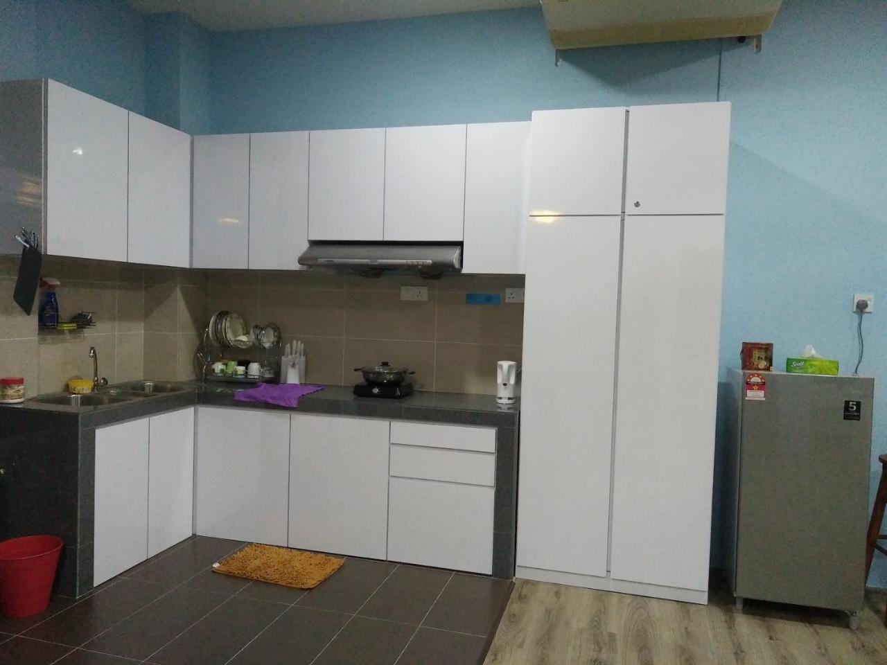 Xenia Homestay Kuching Bagian luar foto